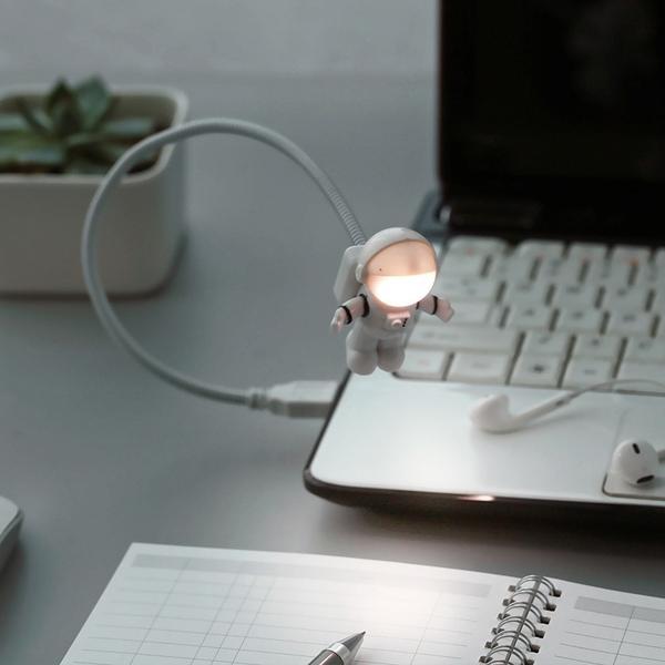 Cable-USB-Astronaute.jpg - Lampe de chevet de bureau