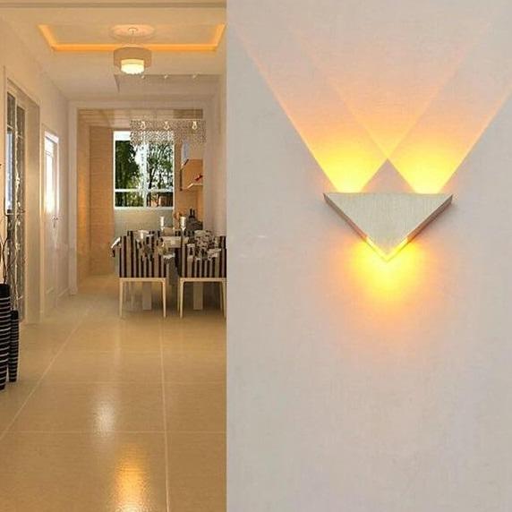 applique-murale-triangle_eea33946-b340-417d-8f9b-03346a466518.jpg - Lampe de chevet de bureau