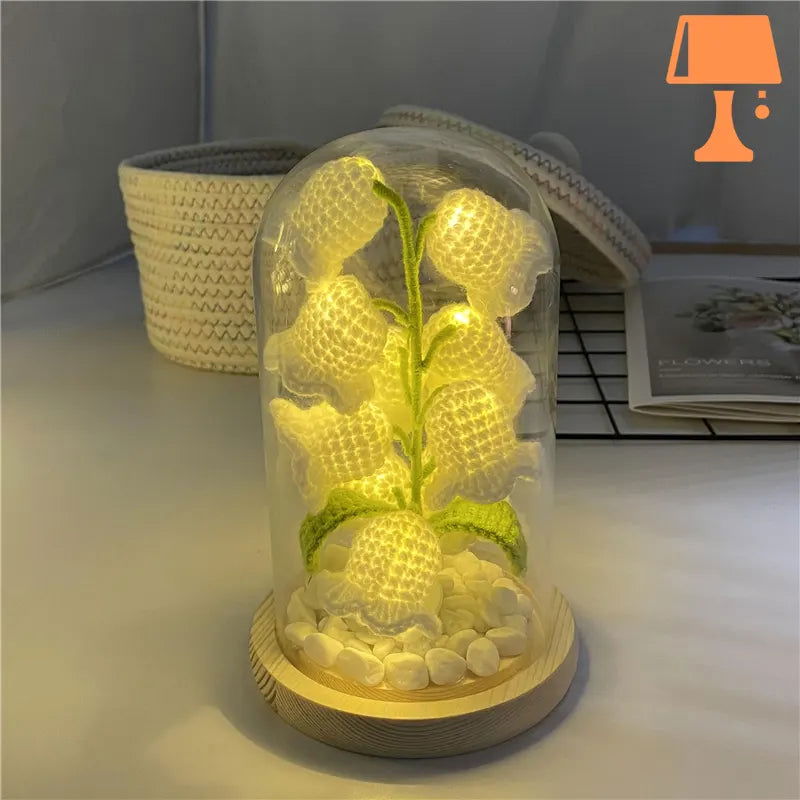 lampe-avec-fleur-de-lys-6680027.jpg - Lampe de chevet de bureau