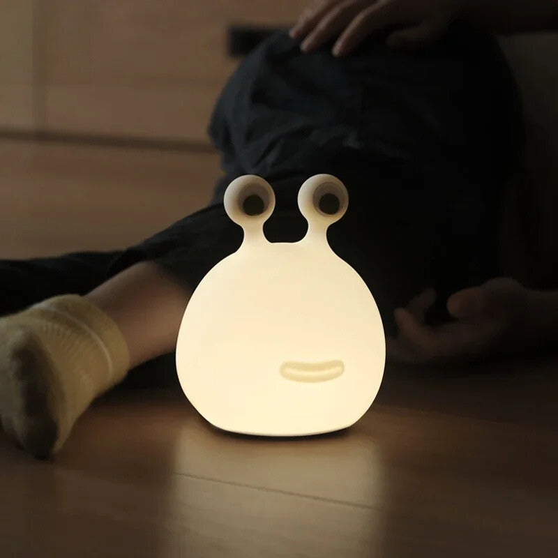 lampe-poser-enfant-led-forme-limace-01.jpg - Lampe de chevet de bureau