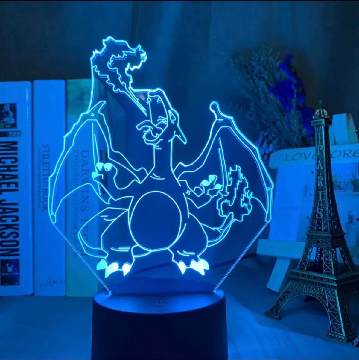 veilleuse-pikachu-et-son-groupe-l-univers-pokemon-dans-la-chambre-d-55965701407053.jpg - Lampe de chevet de bureau